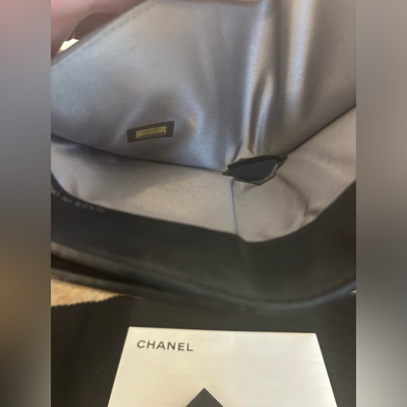 CHANEL FULL INCLUSION Camellia Patent Leather Bifold Pearl Crossbody Wallet - Picture 15 of 17